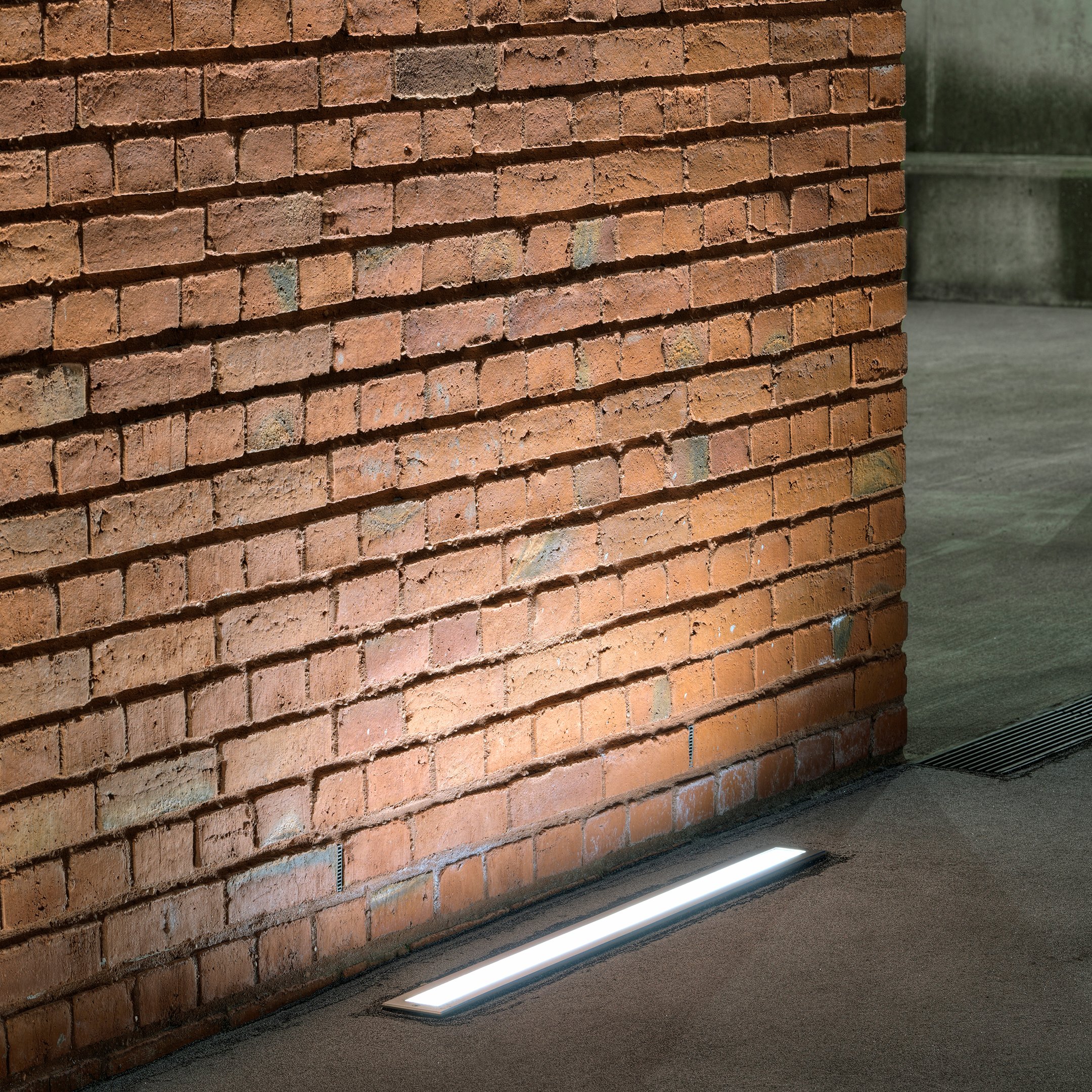 Linear floor light discount